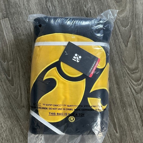 Iowa Hawkeyes 54'' x 84'' NCAA‎ Sweatshirt Blanket - 155-74 - Picture 2 of 2